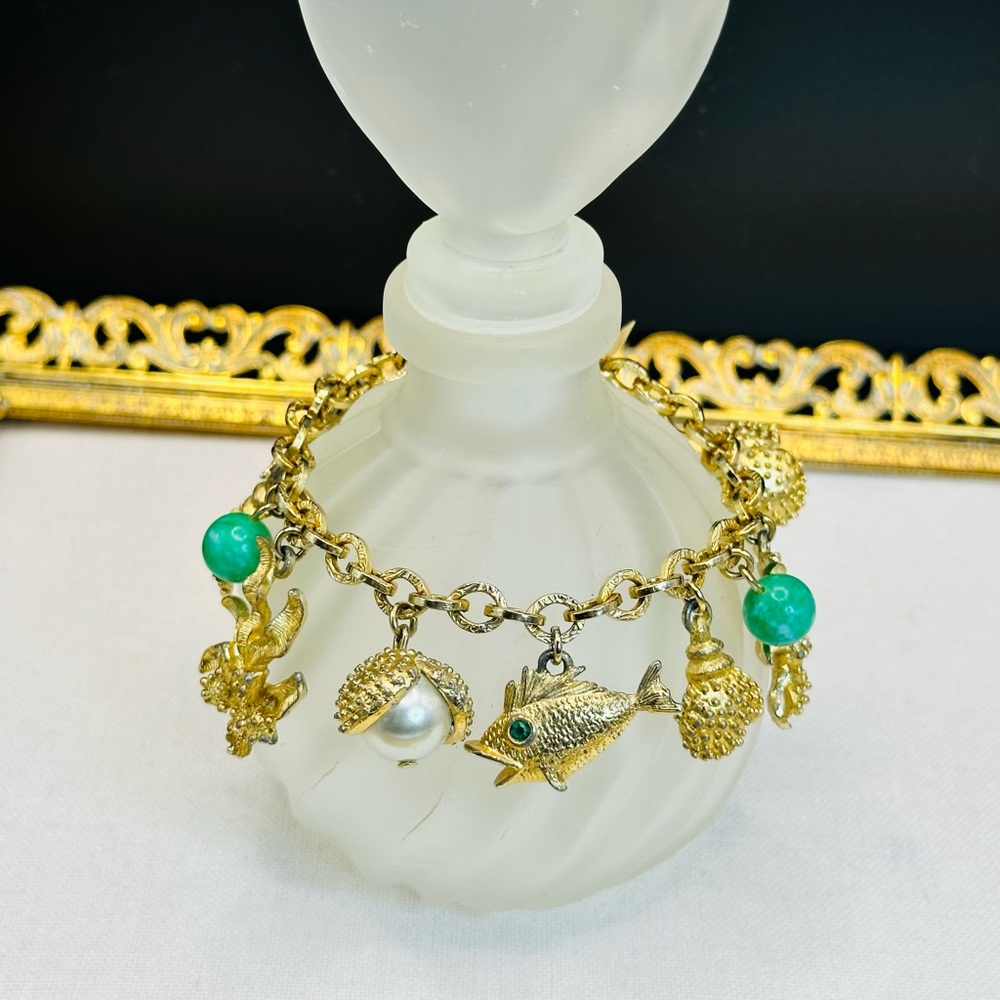 Vintage Luxury Sarah Coventry Gold Tone Under The Sea Charm Bracelet, Size 7